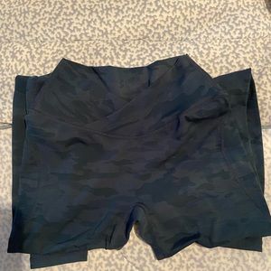 Alphalete surface leggings